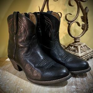 NWOT Ariat “Darlin” Ankle Boots in Old Black Leather. Size 6.5 Offers Welcomed.